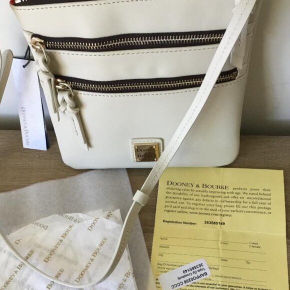 Dooney & Bourke Triple Zip Crossbody Bag in Smooth Apollo Cream Leather NWT - Picture 2 of 5